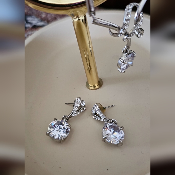 Necklace set. - Picture 3 of 8